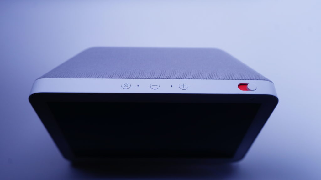 Echo Show 8 Unboxing - Bedienelemente - Ein- und Ausschalter - Stummschalter - Webcam Abdeckung