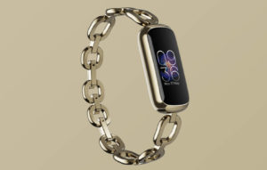 Fitbit Luxe in der Special Edition gorjana Kettenarmband Parker in Edelstahl Softgold